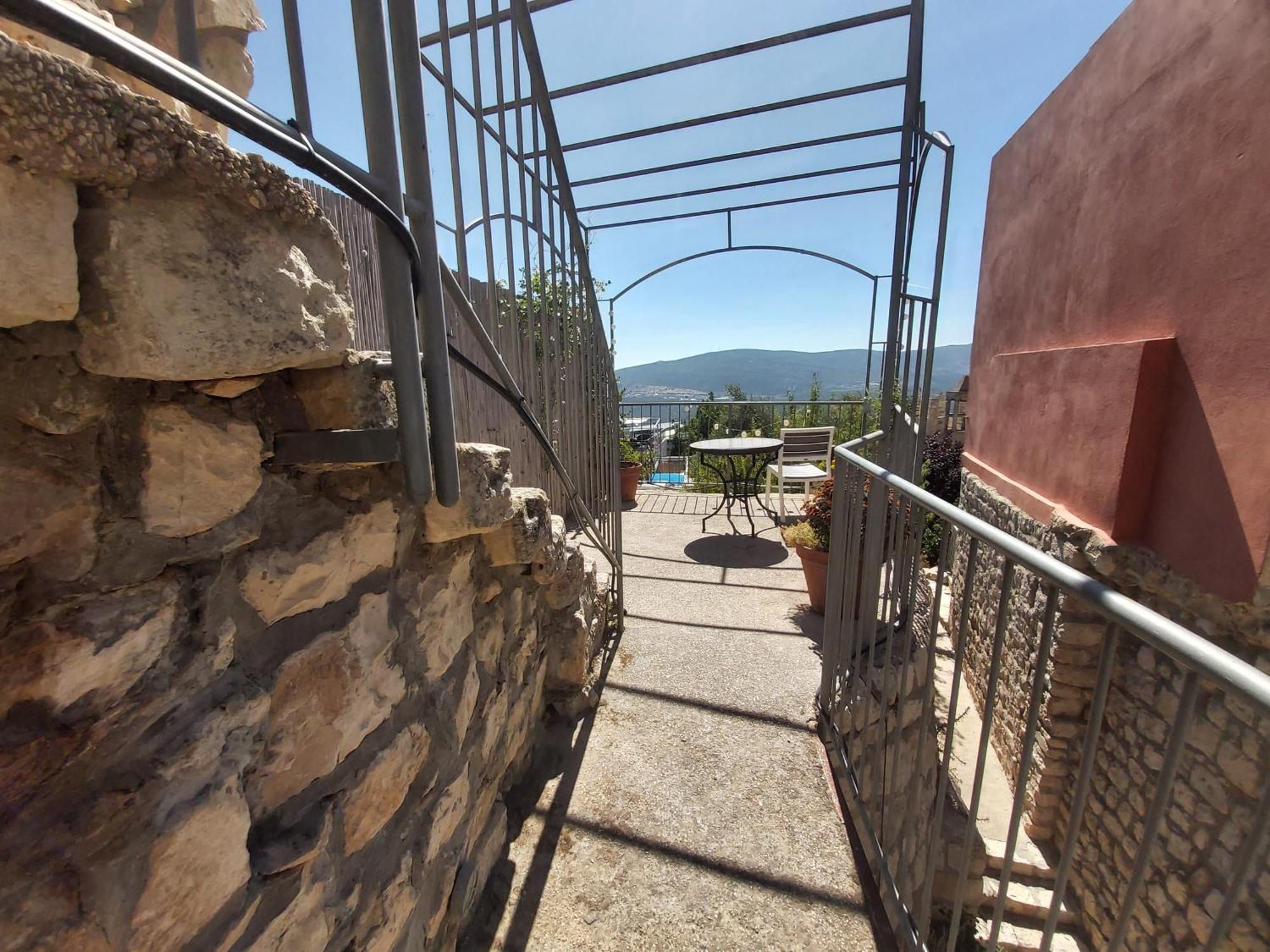 Artists' Colony Inn Zefat Exterior photo