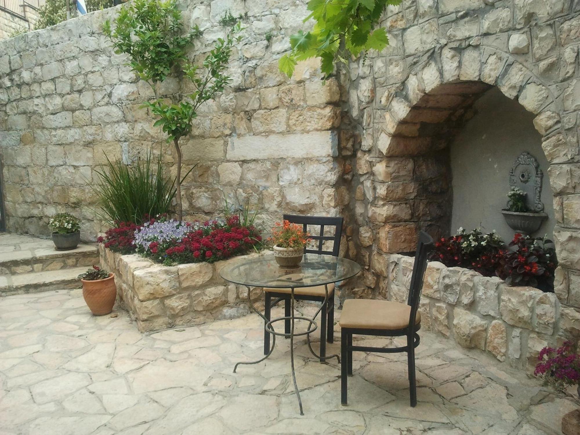 Artists' Colony Inn Zefat Exterior photo