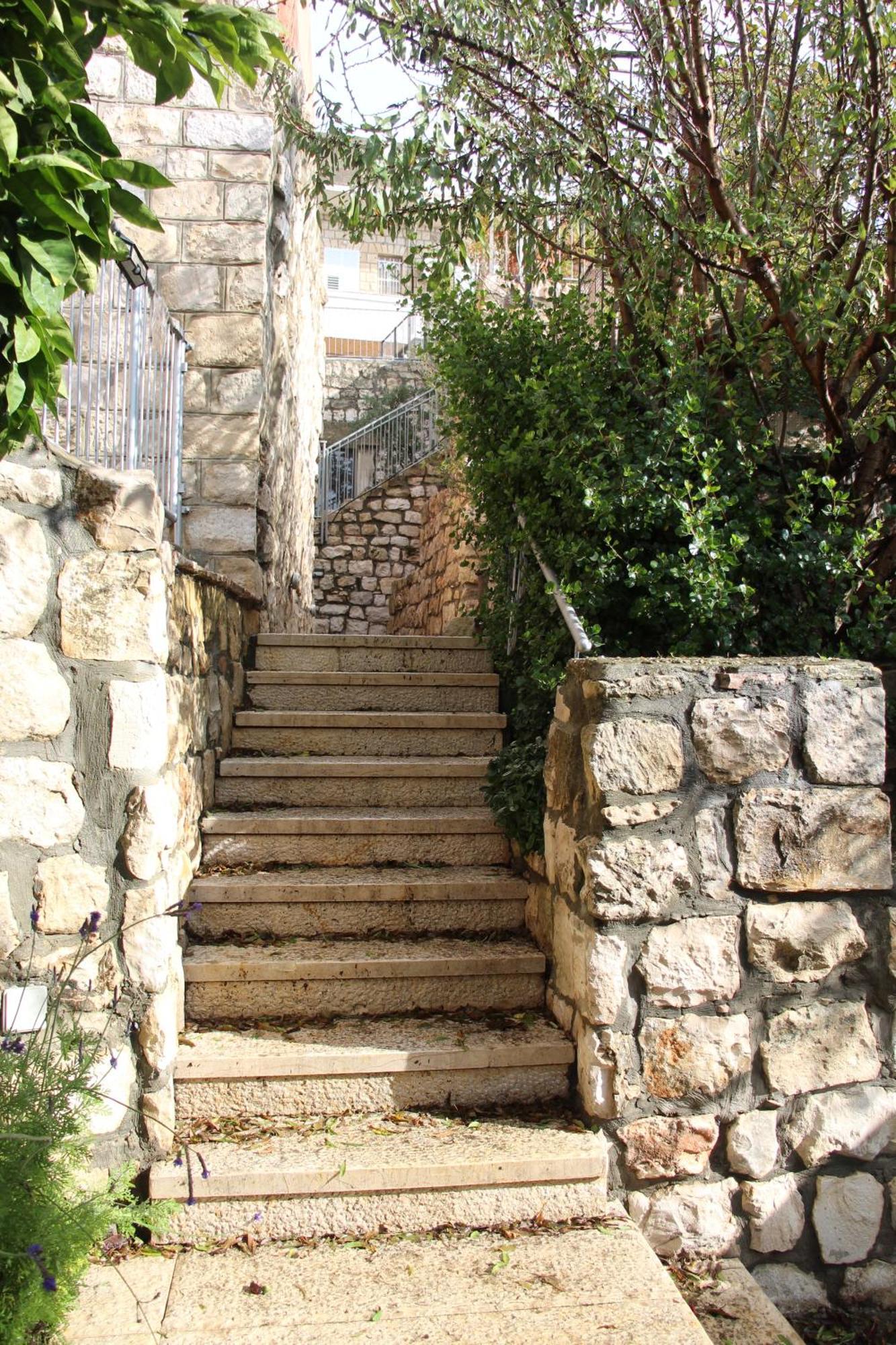 Artists' Colony Inn Zefat Exterior photo