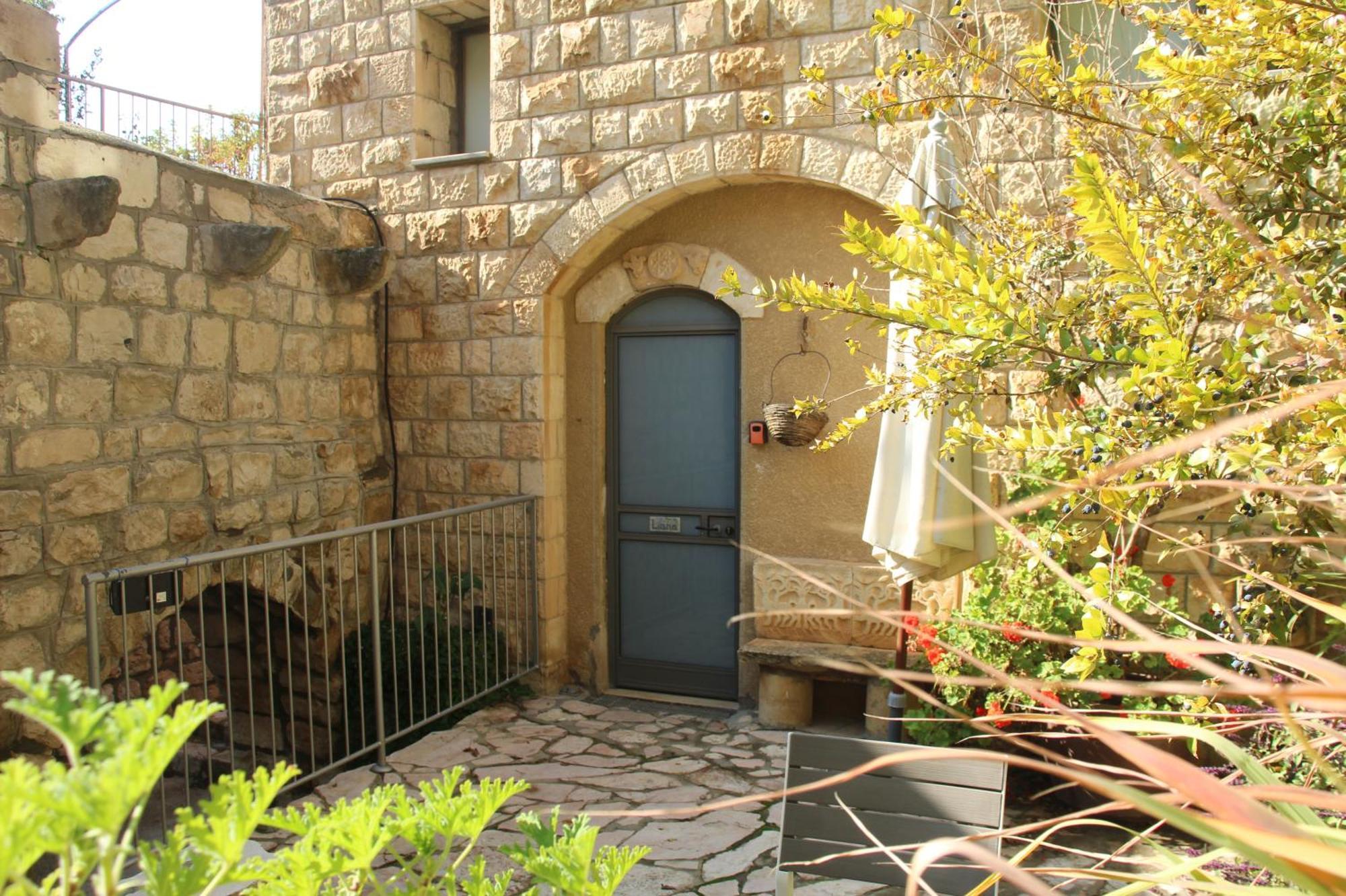 Artists' Colony Inn Zefat Exterior photo
