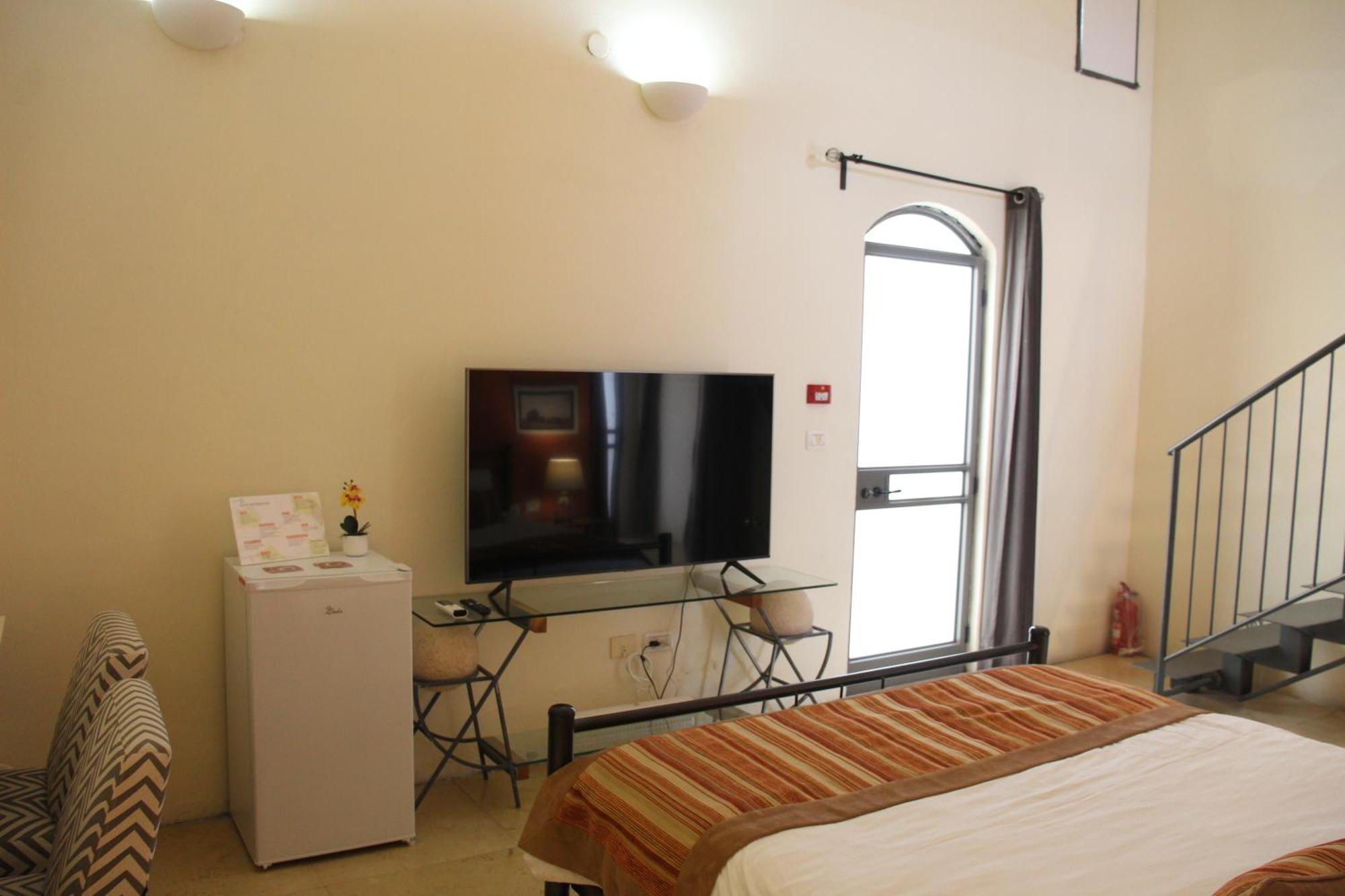 Artists' Colony Inn Zefat Exterior photo